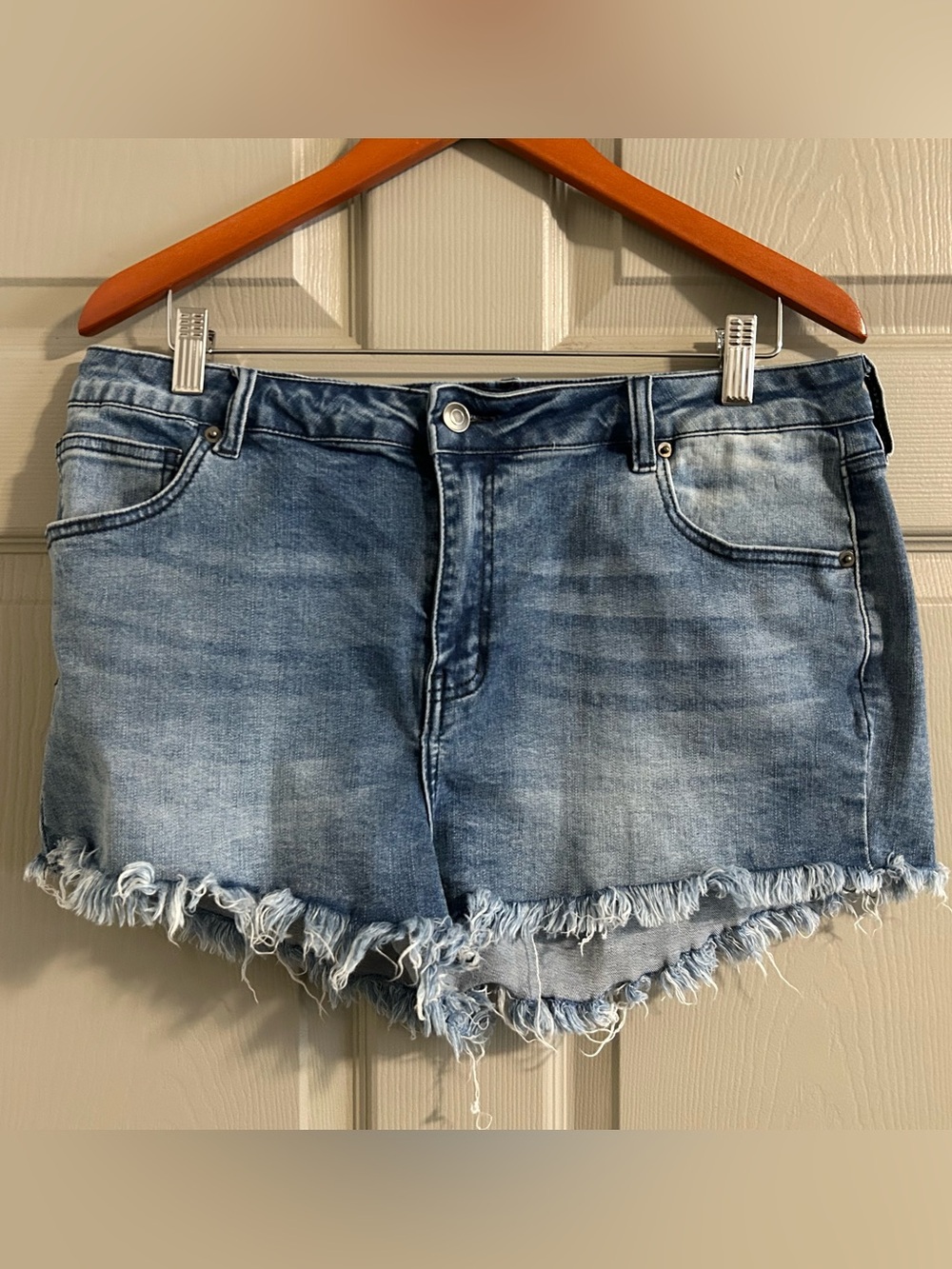Fashion Nova Blue Denim Frayed Hem Women's Shorts Sz: 2X